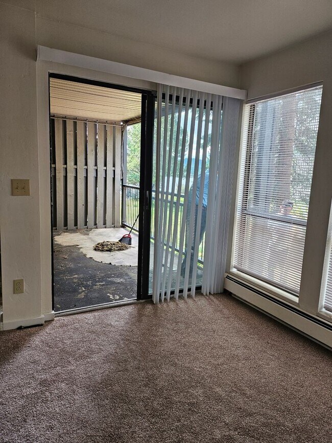 176 La Bonte St