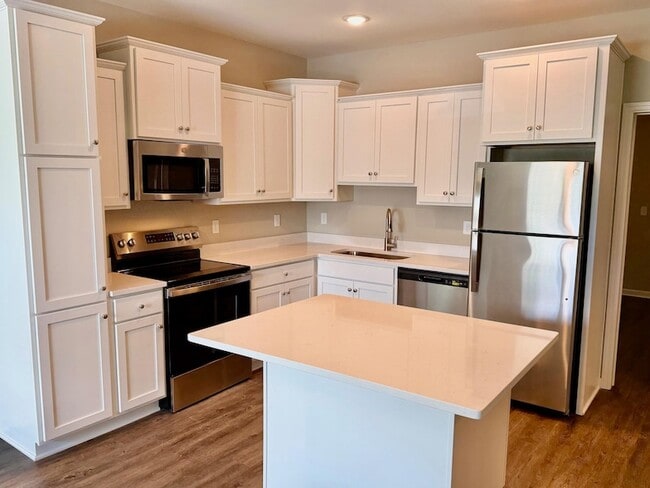 Photo - 1974 Midyette Rd Unit 711