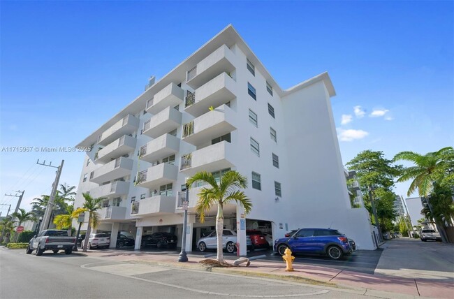 Photo - 360 Meridian Ave Condominio Unidad 5D