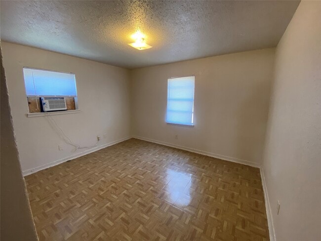 Building Photo - 4211 Rockingham St Rental