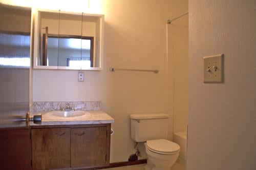 Photo - Pines Apartments