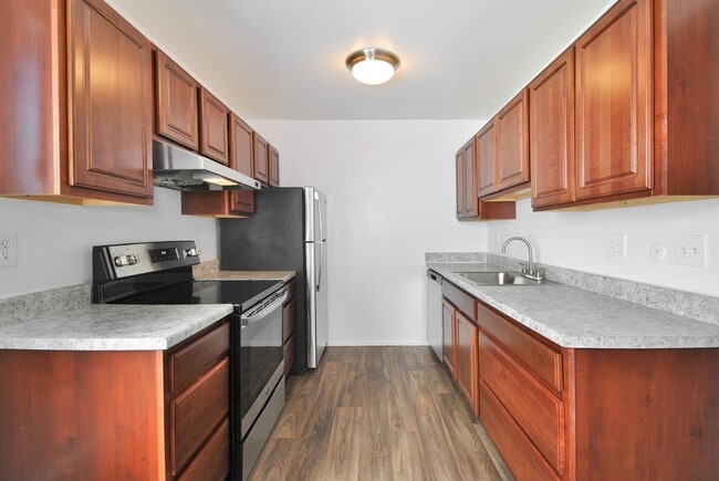 Building Photo - Huntington Club Apartments