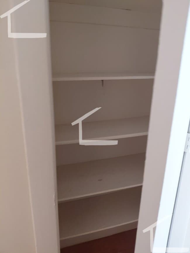 Building Photo - Great 2 Bedroom 2 Bath on the Green Line