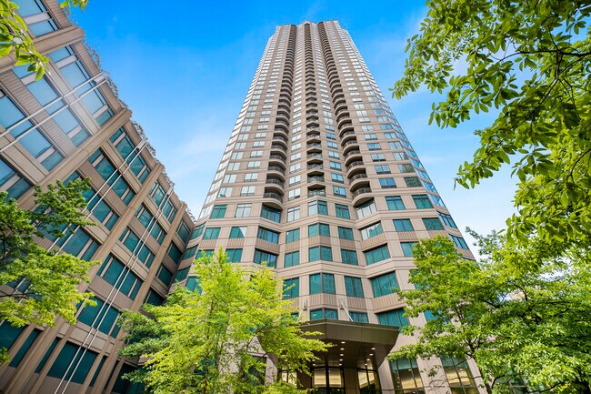 Building Photo - 400 N La Salle Dr Unit 2408