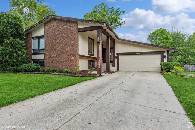Building Photo - 6610 Pinehurst Ct Rental
