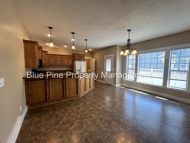Photo - 690 Carriagegate Ln