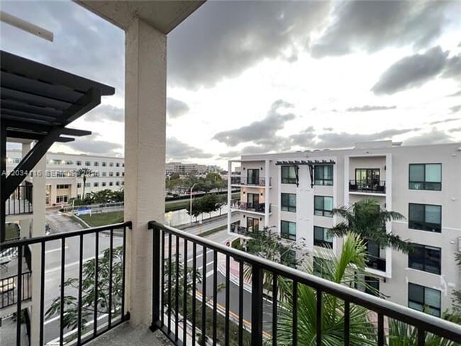 Building Photo - 8265 NW 41st St Unit 8265 NW 41st St # C-405