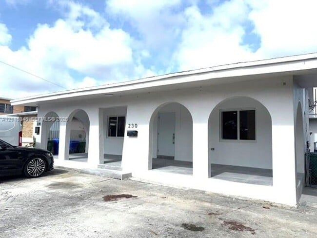 Building Photo - 228 NW 32nd Ave Unit 228 NW 32nd Ave #230