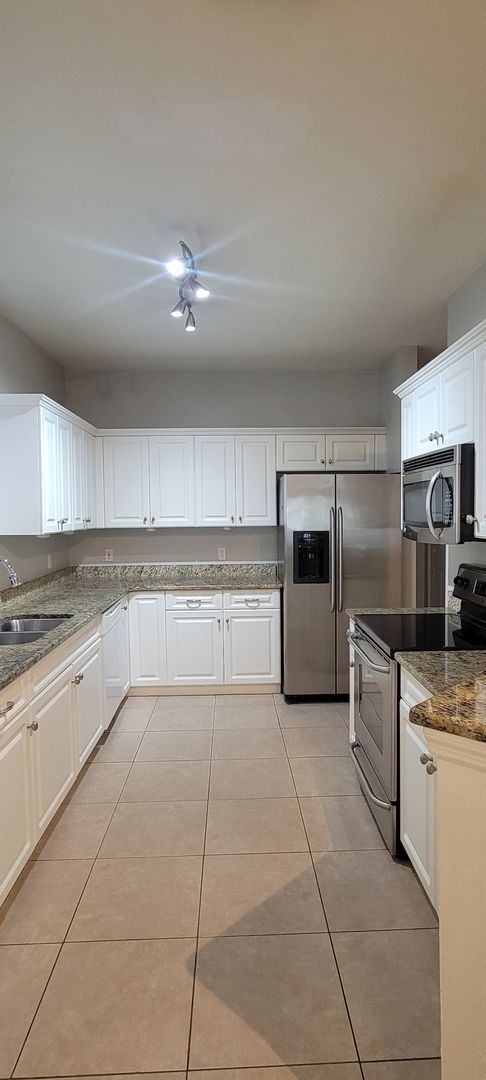 Photo - Charming 2/2 with a 1 car garage in Eagle Trace