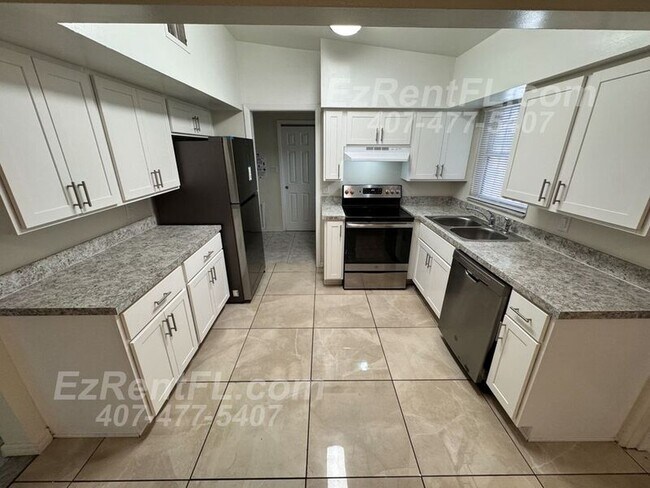 Photo - 6132 Oakcrest Cir