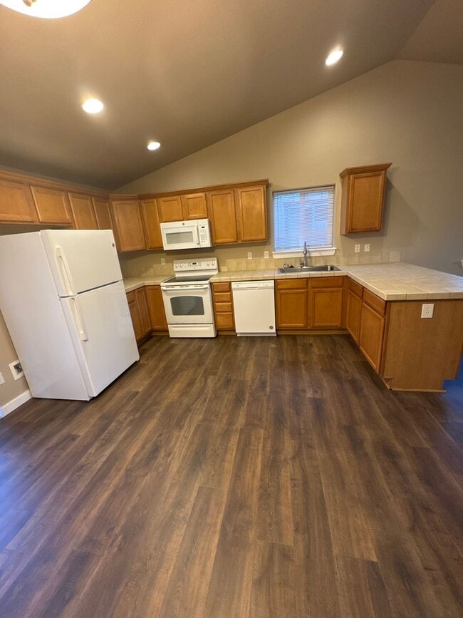 Photo - 3 Bedroom 2 Bath in a Peaceful Neighborhood