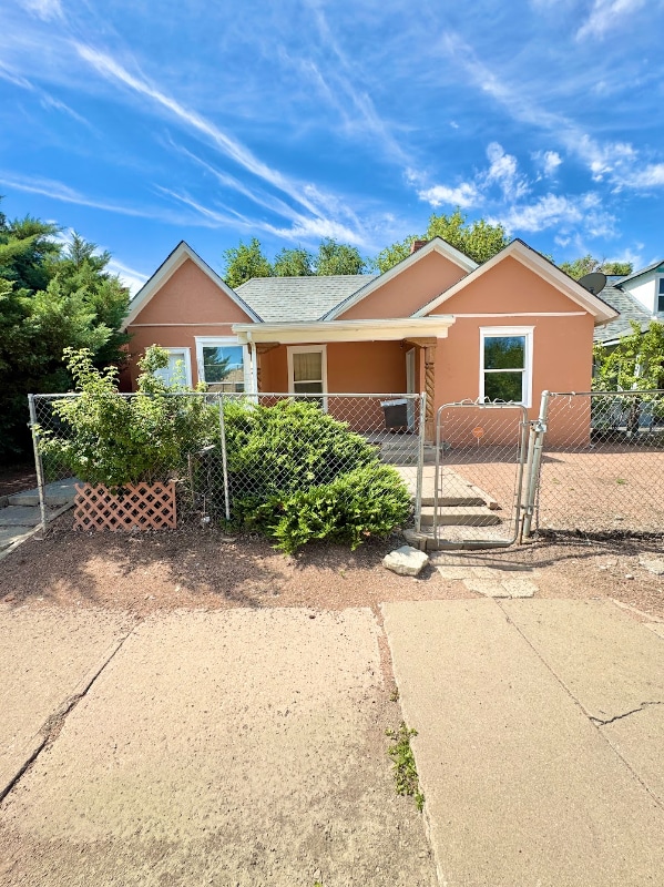 Building Photo - 904 W 13th St Rental