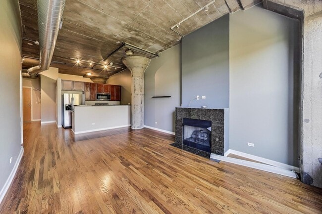 Photo - 1071 W 15th St Unit 352