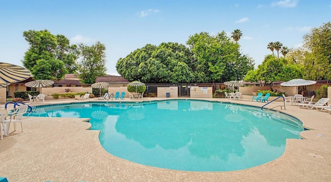 Photo - 1623 E Malibu Dr