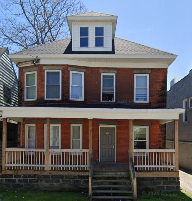 Photo - 349 W 8th St Unit 2