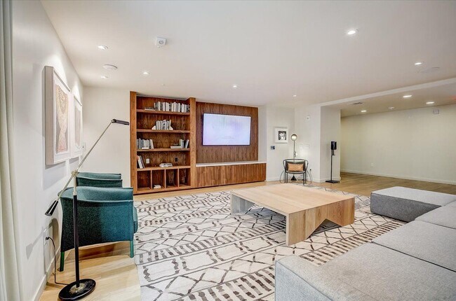 Photo - Ella Parkside