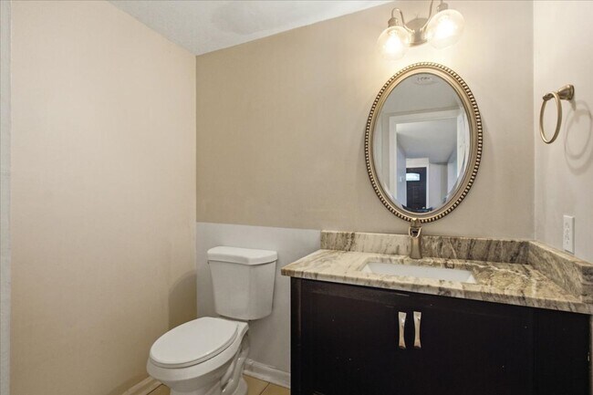 Photo - 208 Greenbriar Dr