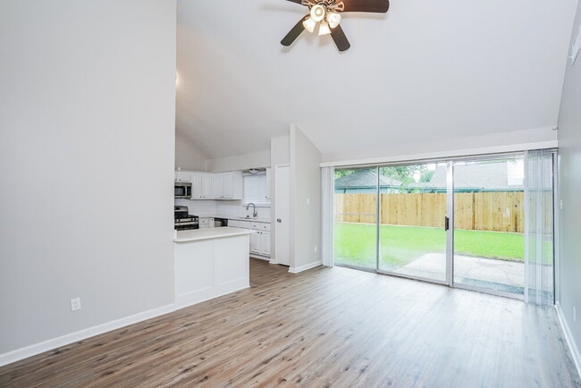 Photo - 910 Companion Dr