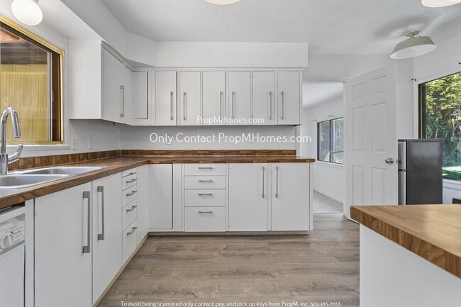 Photo - Charming Three Bedroom in Woodstock Neighborhood!