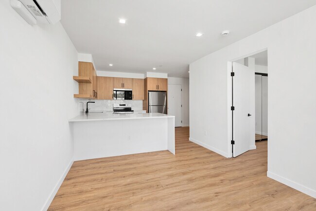 Unidad #201, 207, 301, 307 - Sea + Stone