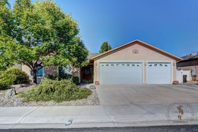 Building Photo - 661 Mccaldon Way Rental
