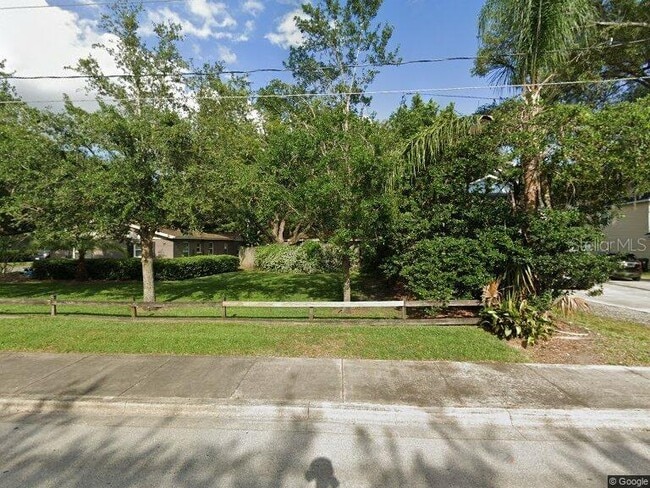 Building Photo - 2549 S Mills Ave Rental