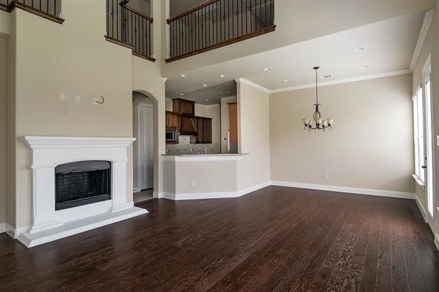 Photo - 573 Enfield Dr