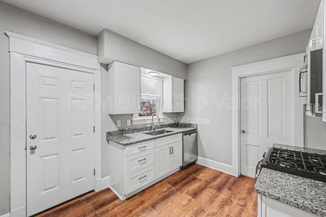 Photo - 2009 Linden Ave