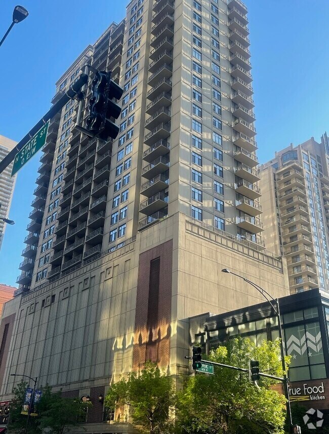 Building Photo - 630 N State St Unit 1605 Rental