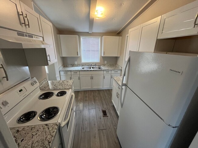 Photo - Grove Point Mobile Homes