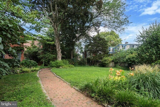 Photo - 3725 Lancaster Ave