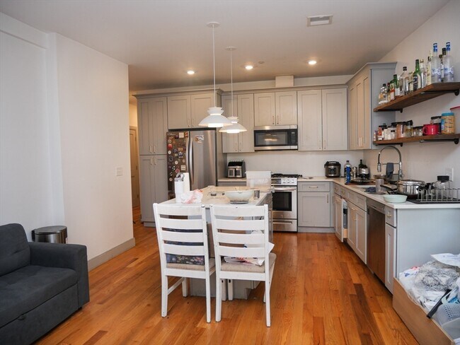 Photo - 15 Maywood St Unit 3