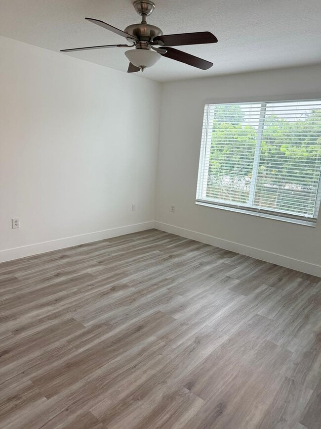 819 Villa Cir Unit 819