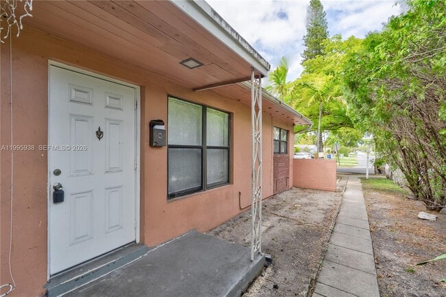 Photo - 501 SW 9th St Unit 1-2