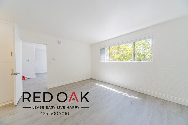 Photo - 1757 N Orange Dr Unit 402