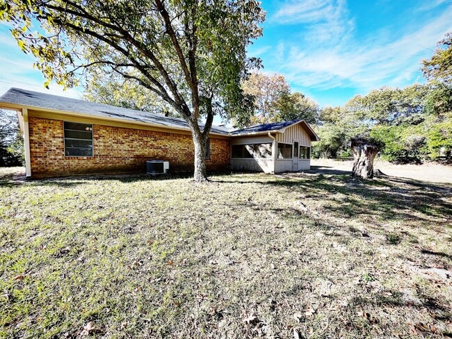 Photo - 16943 FM2964