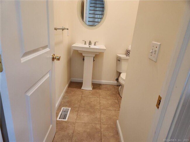 Photo - 1 Oak Meadows Dr Unit 1