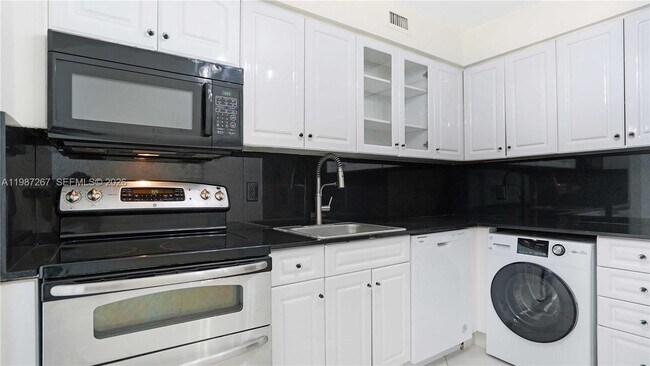 Photo - 6770 Indian Creek Dr Unit 14E