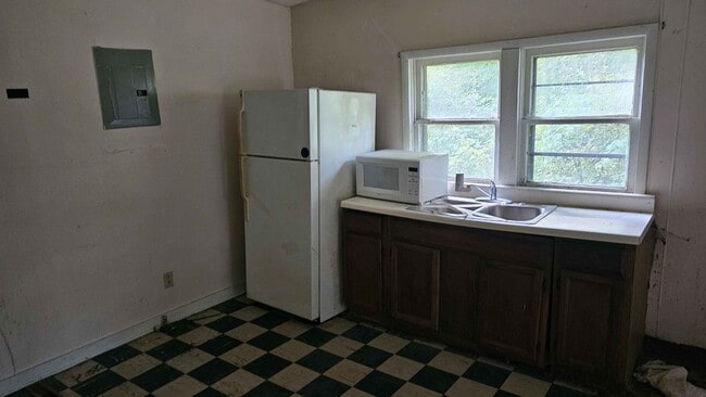 Photo - 1402 Alabama St