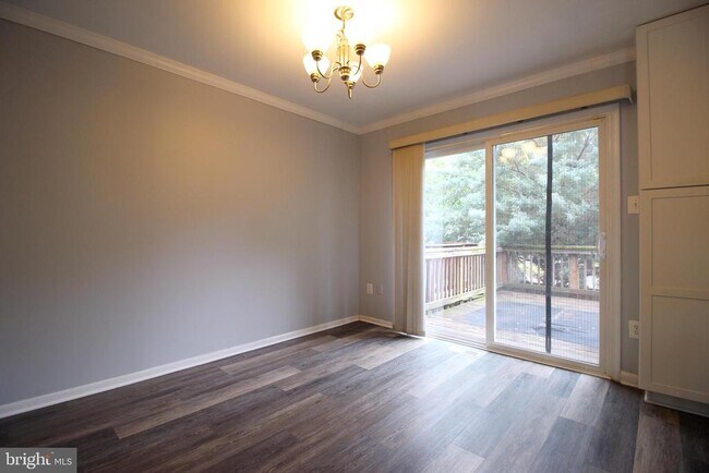 Photo - 953 Ferndale Ave