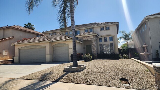 Building Photo - Gorgeous 5 Bedroom w/ Downstairs bedroom! ... Rental