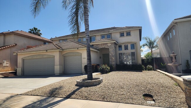 Gorgeous 5 Bedroom w/ Downstairs bedroom! ... - Gorgeous 5 Bedroom w/ Downstairs bedroom! ... House