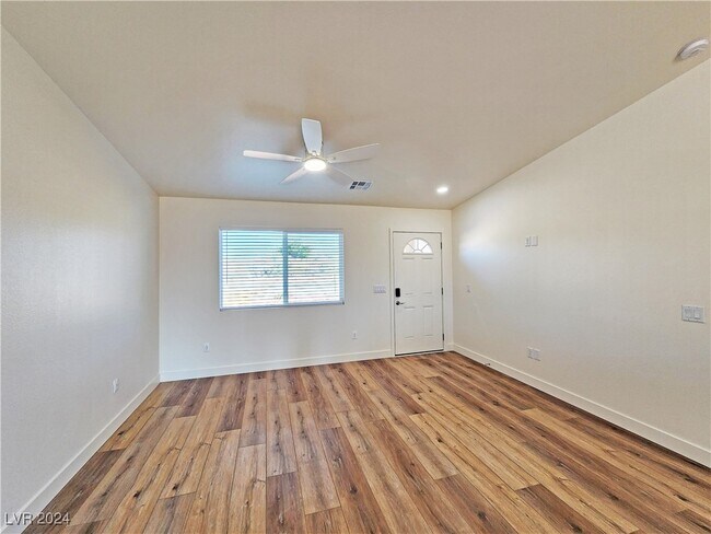 Photo - 1291 Greta Blvd