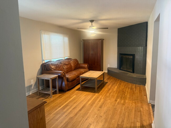 Photo - 207 Winchester Dr