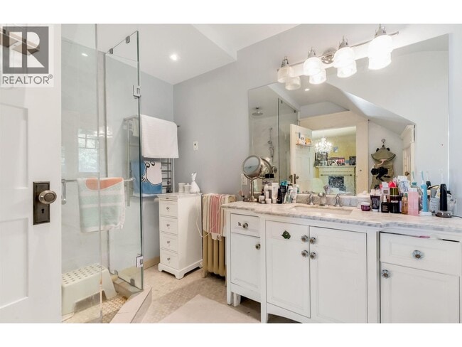 Photo - 1670 W 49th Ave