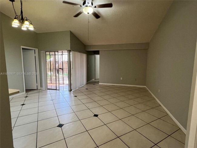 Photo - 809 NE 214th Ln Unit 2