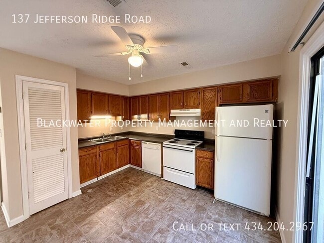 Photo - 137 Jefferson Ridge Rd