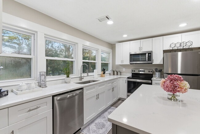 Photo - 5357 Sycamore Rd