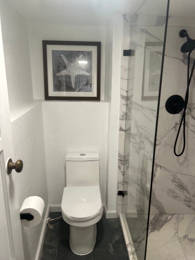 Photo - 1104 Riverview Dr
