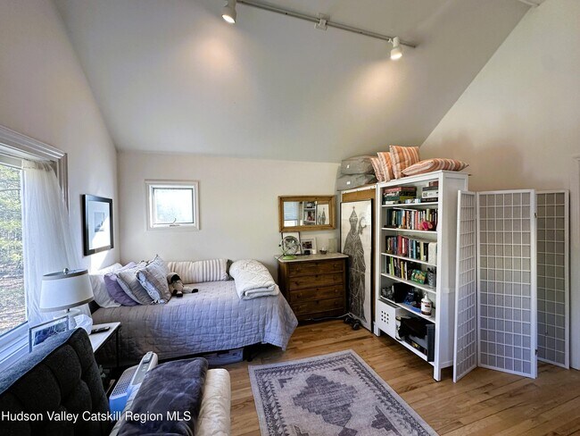 Photo - 281 Chestnut Hill Rd